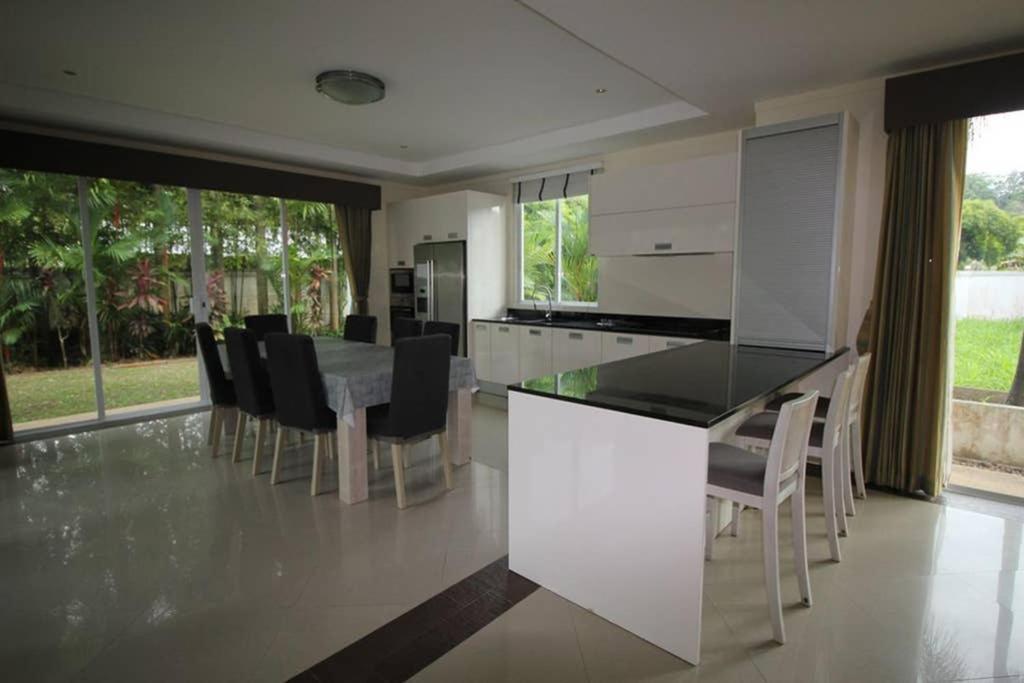 4 Bedroom Villa Kamala Beach Phuket エクステリア 写真