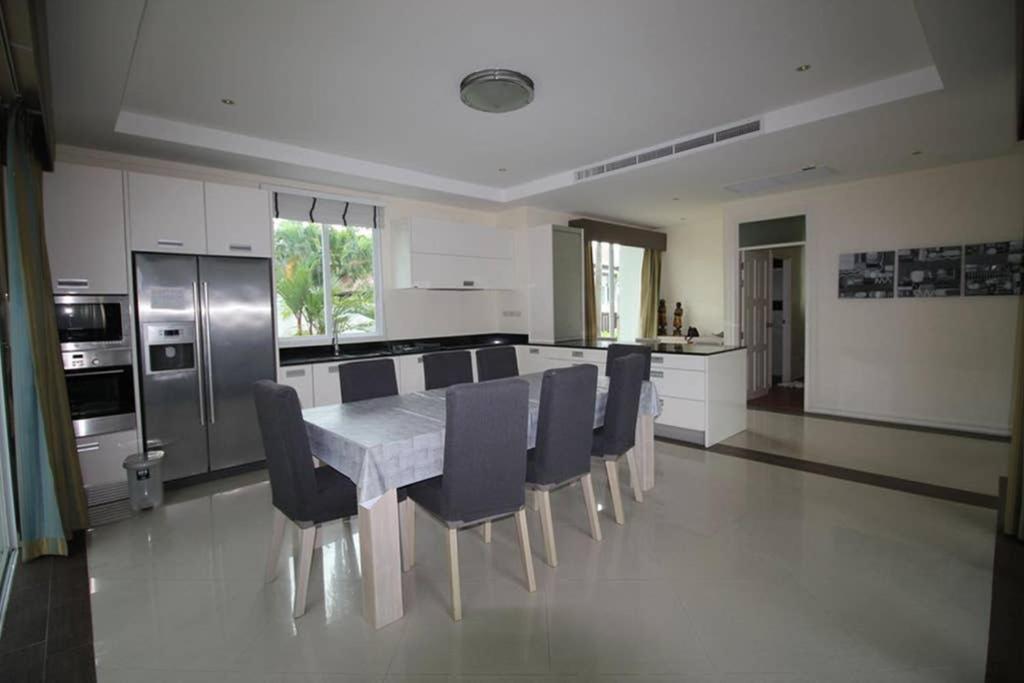 4 Bedroom Villa Kamala Beach Phuket エクステリア 写真